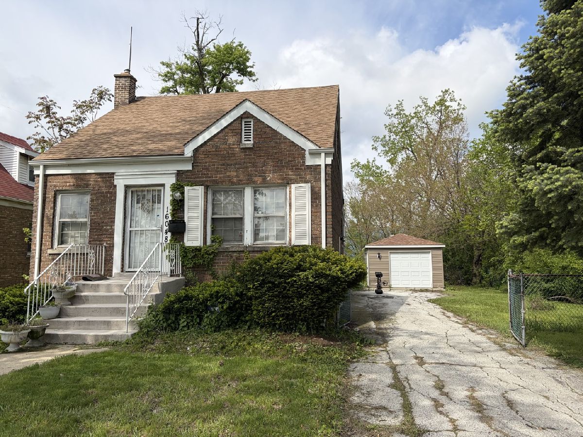  For Sale Harvey Illinois, 16048 Lathrop Avenue
