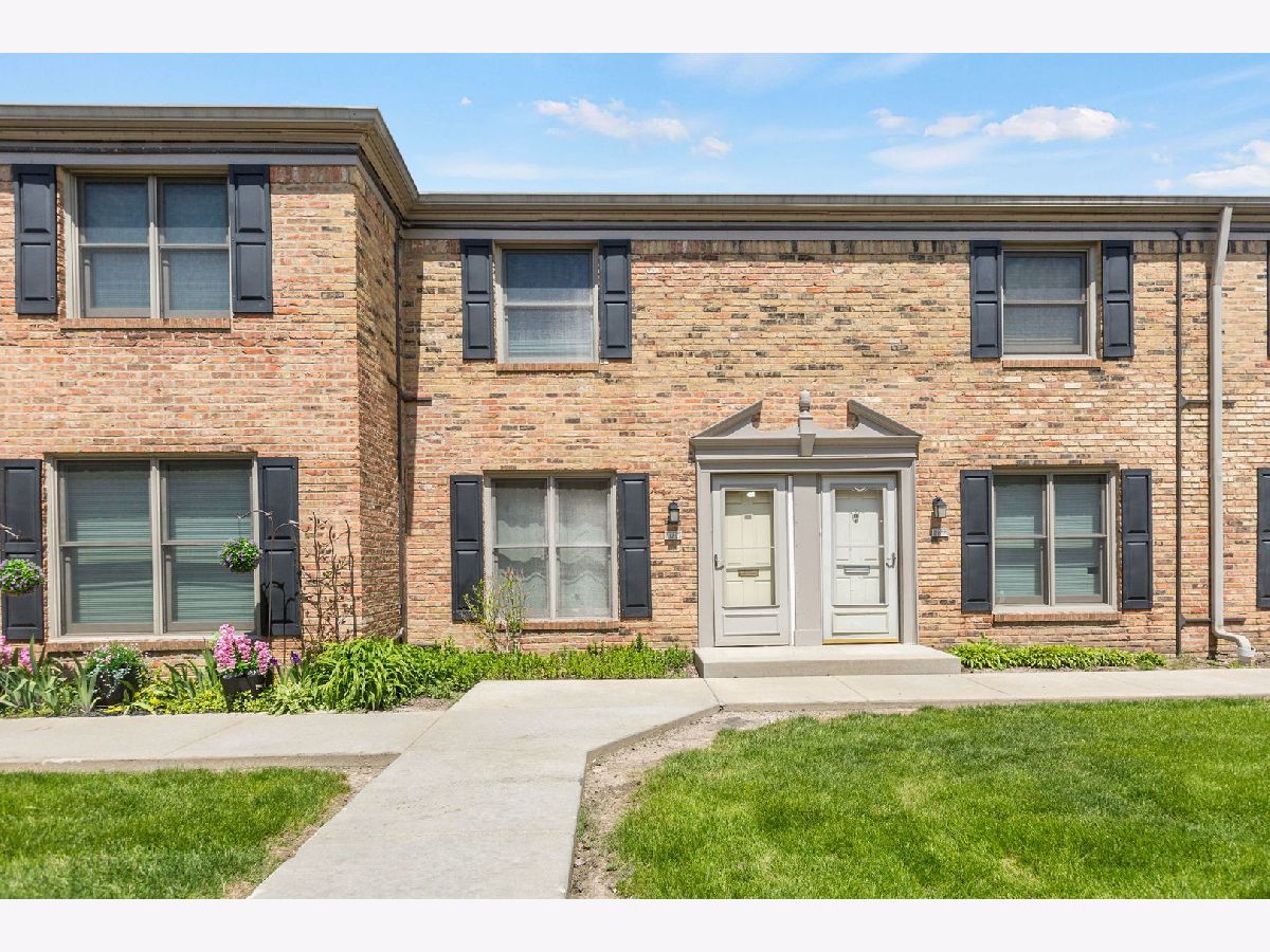Townhomes & Condos For Sale Hilldale Hoffman Estates Illinois, 1726 Sessions