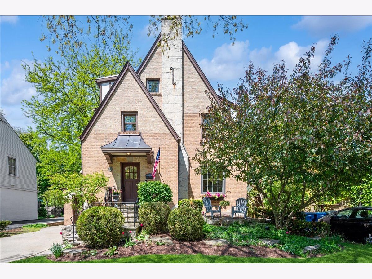 Homes For Sale Kenilworth Gardens Wilmette Illinois, 2228 Kenilworth Avenue