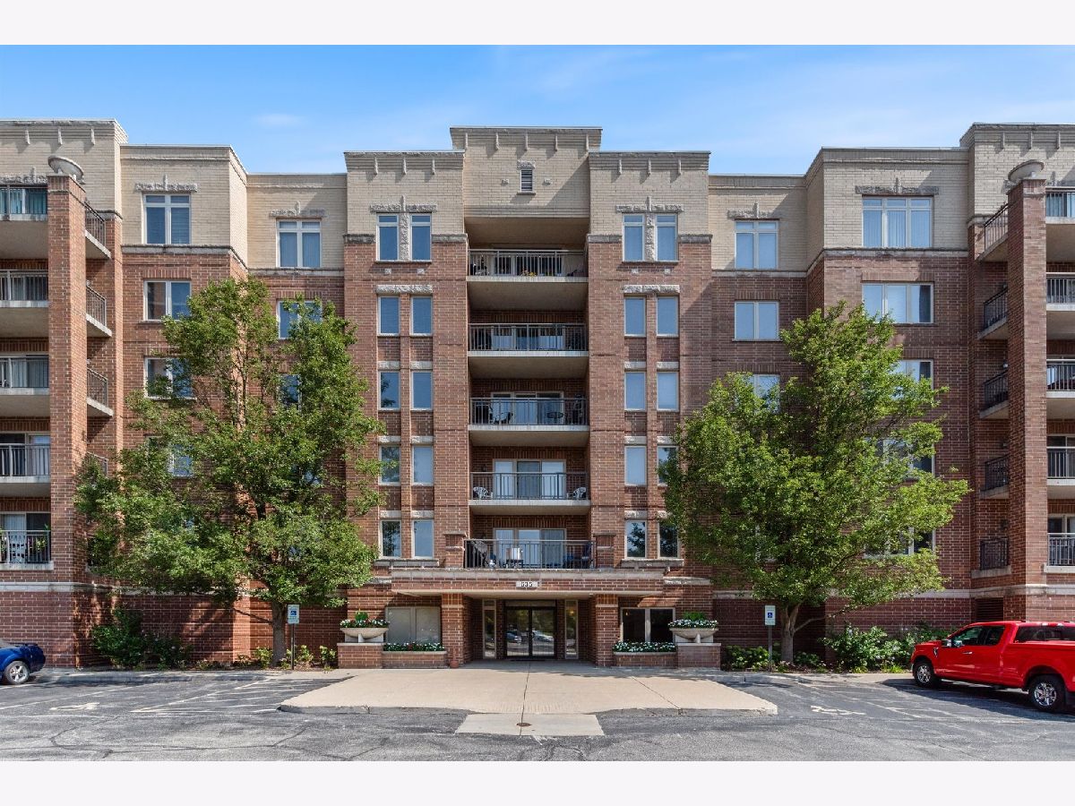  Rented Elk Grove Village Illinois, 635 Perrie