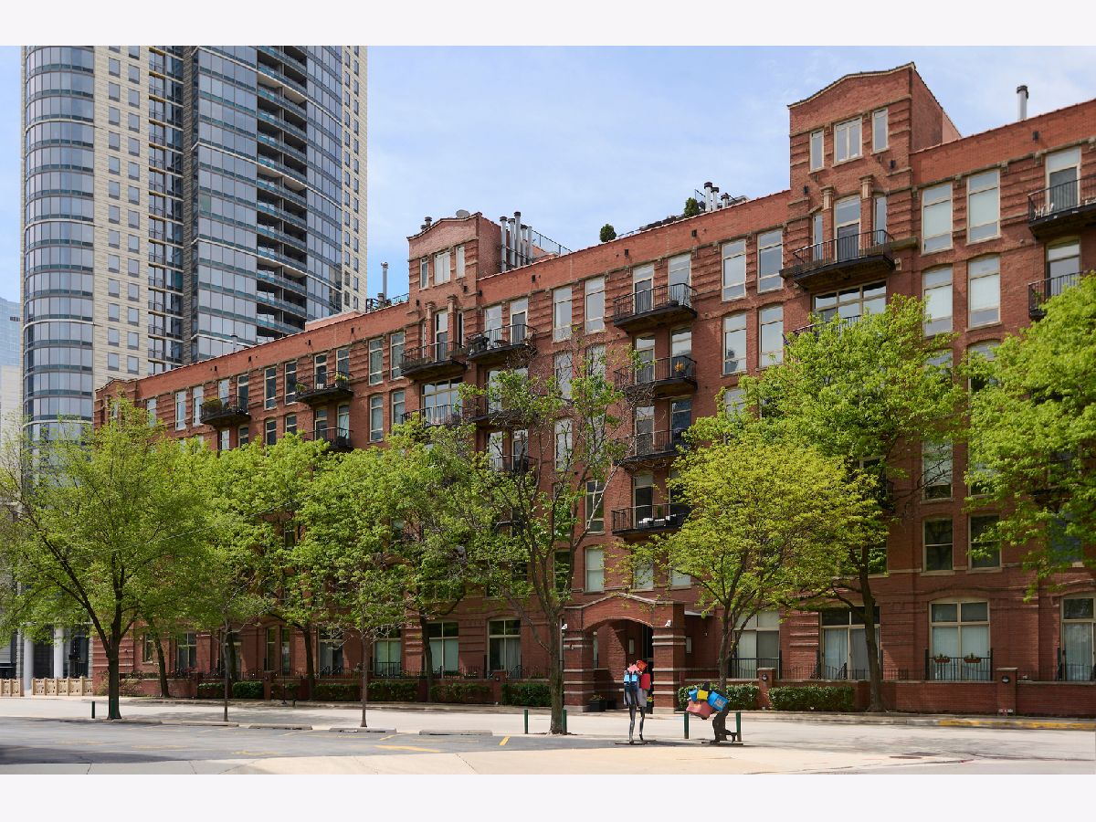  Sold Chicago Illinois, 550 Kingsbury