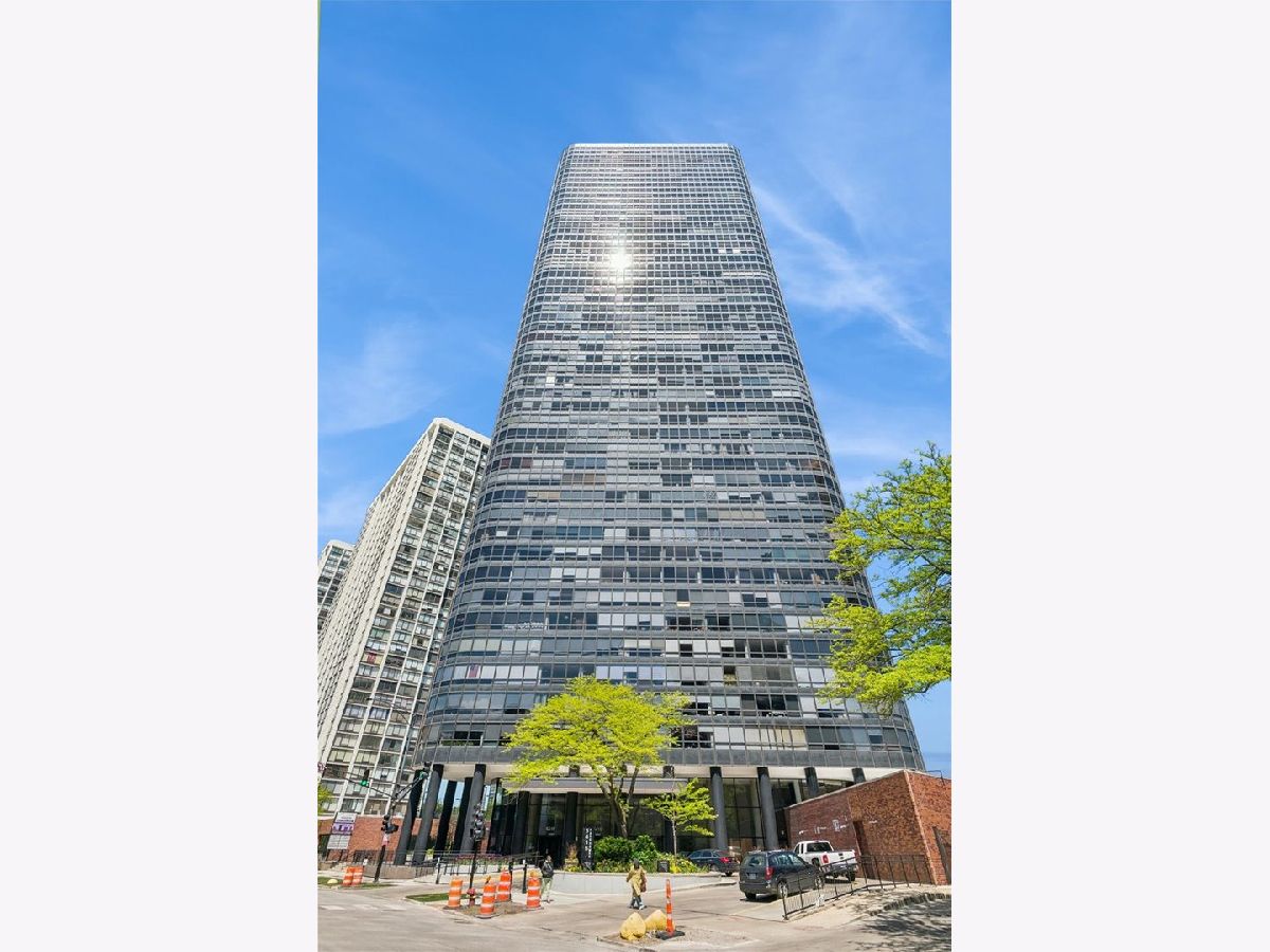  For Sale Chicago Illinois, 5415 Sheridan Road
