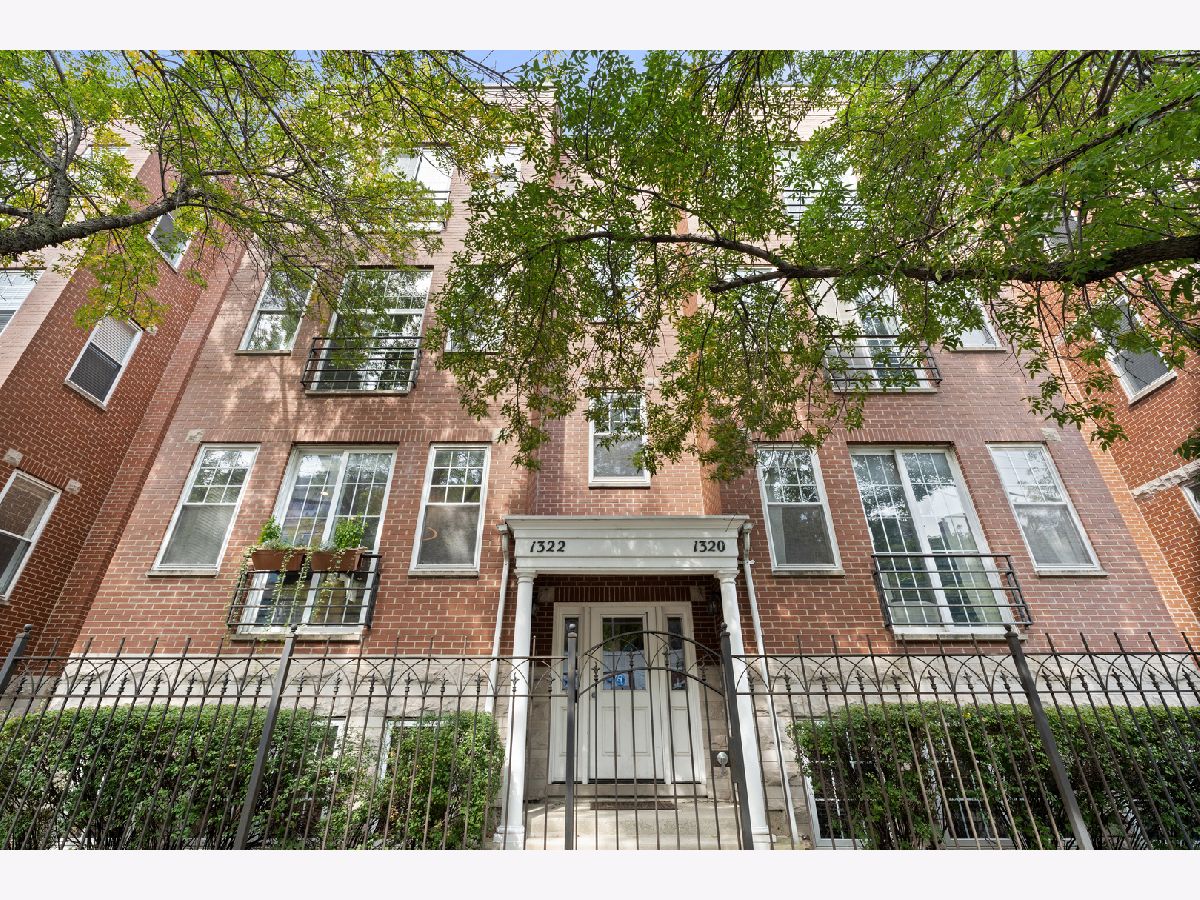  For Sale Chicago Illinois, 1322 Belmont Avenue