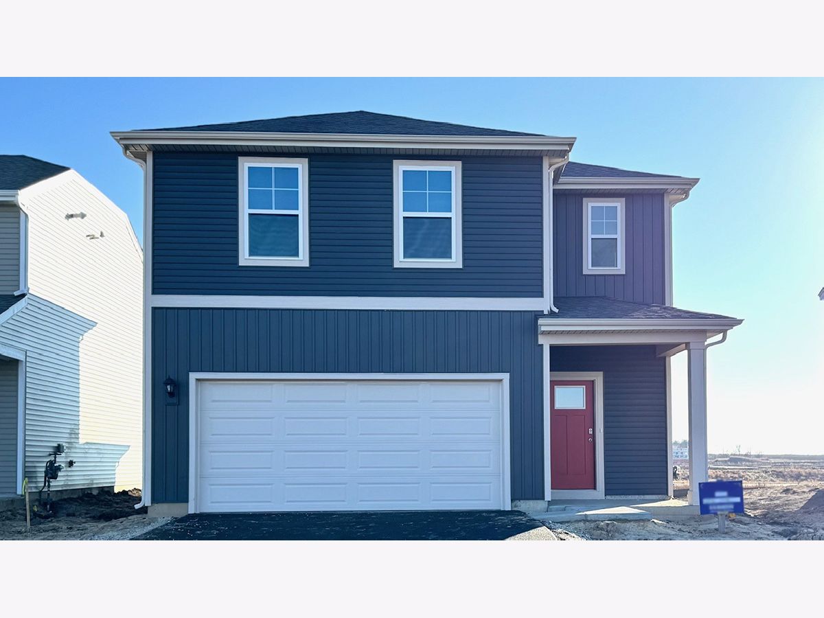 Townhomes & Condos & Homes For Sale Cambridge Lakes Pingree Grove Illinois, 2933 Sundance Drive