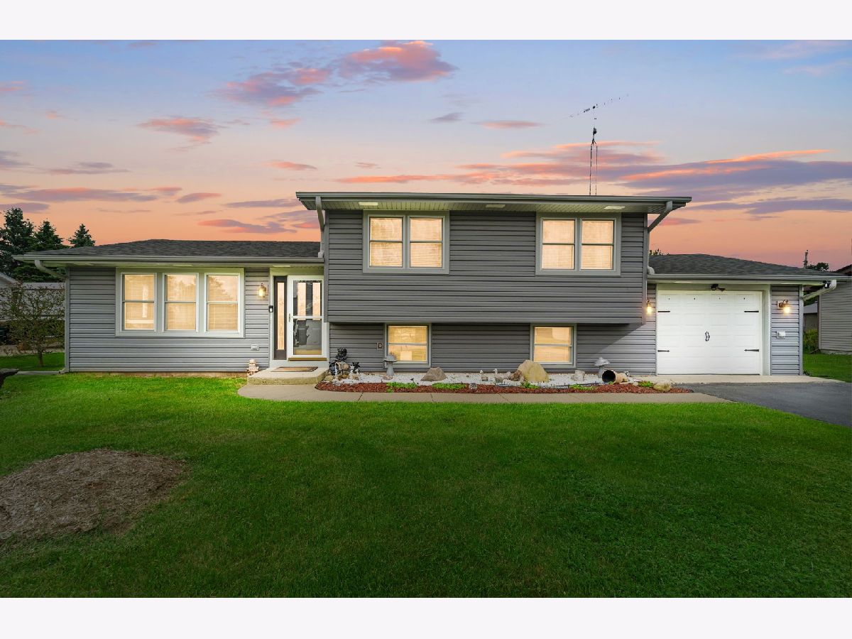  For Sale Twin Lakes Wisconsin, 1937 Willow Road