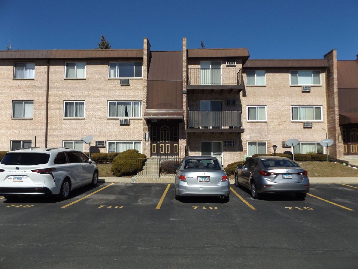  Rented Mount Prospect Illinois, 710 Huntington Commons