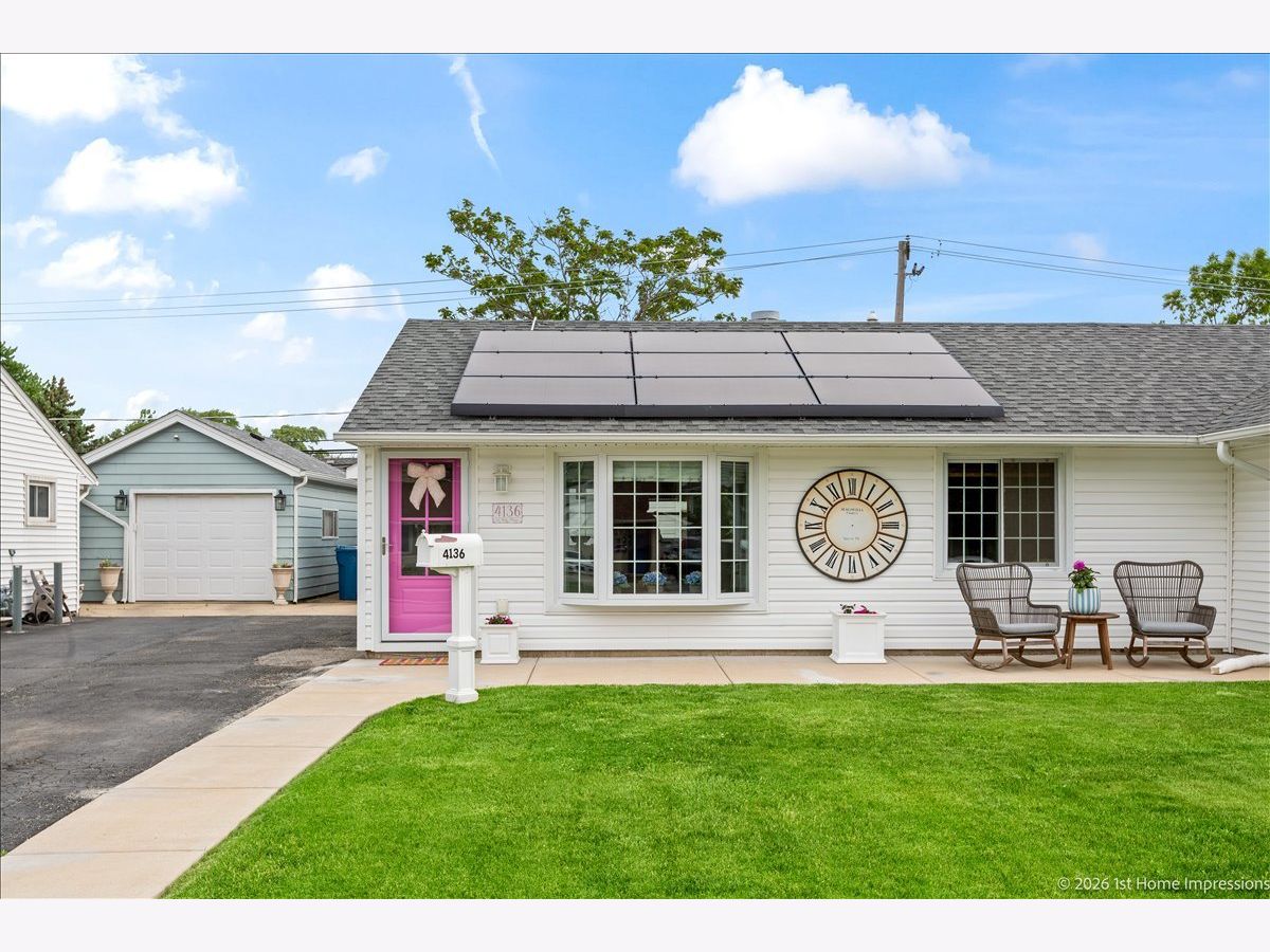  For Sale Hometown Illinois, 4136 90th Place