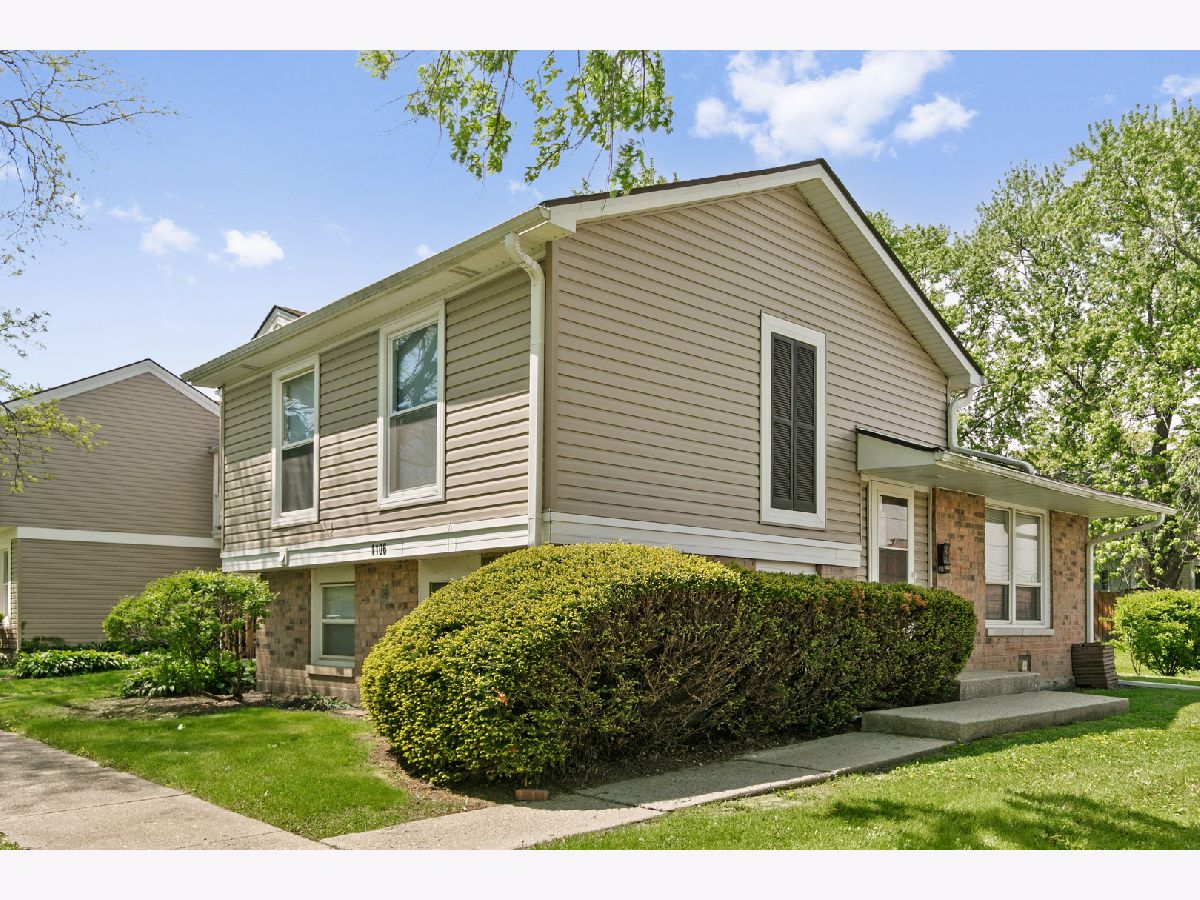  Rented Country Club Hills Illinois, 1106 Williamsburg