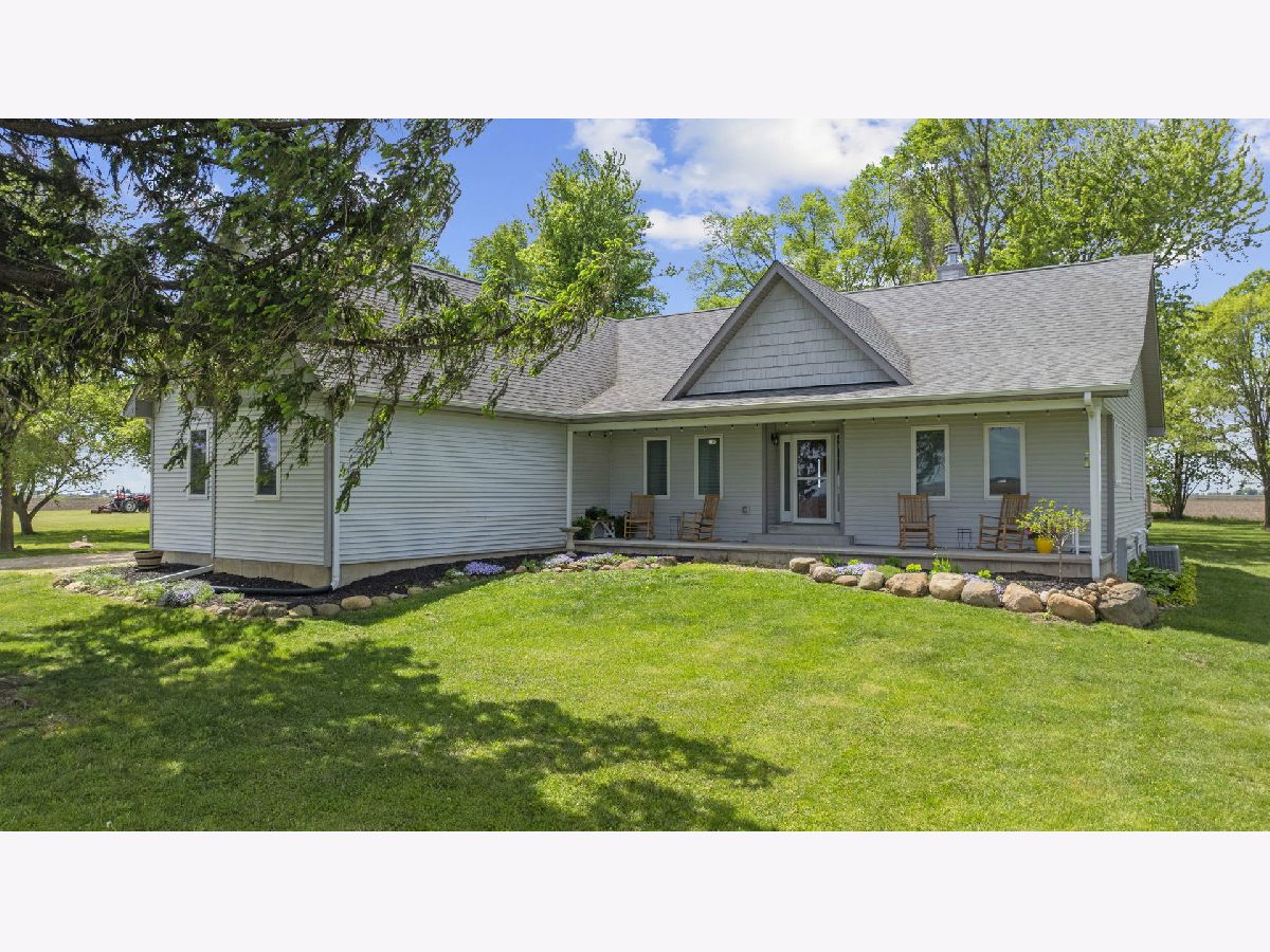 For Sale Ashton Illinois, 1765 Brooklyn Road
