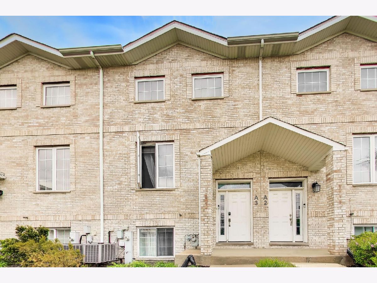  For Sale Des Plaines Illinois, 183 East River Road