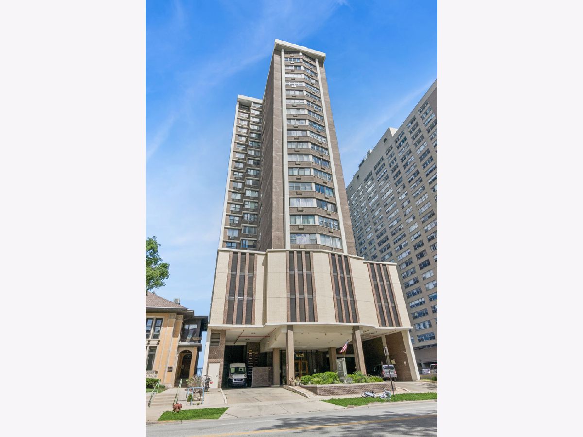  For Sale Chicago Illinois, 6325 Sheridan Road