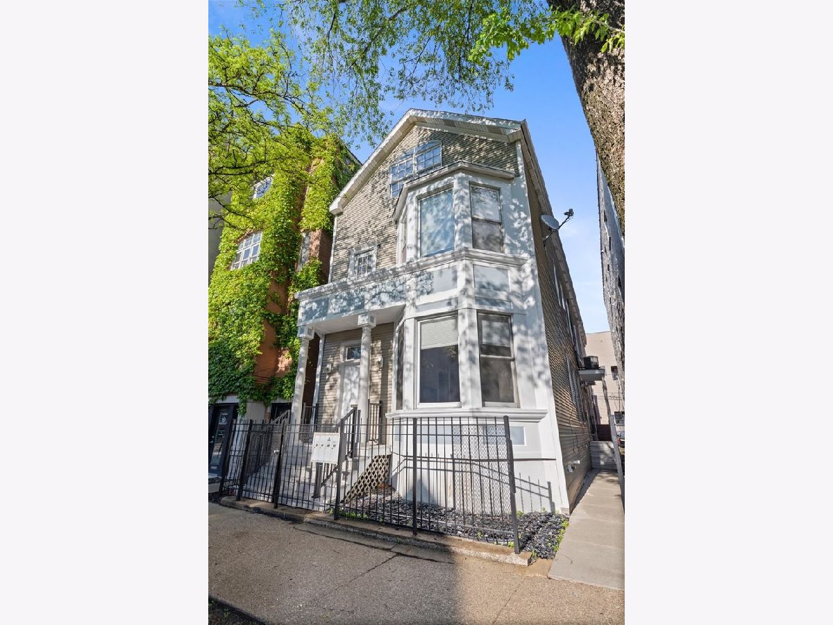  Rented Chicago Illinois, 2553 Southport