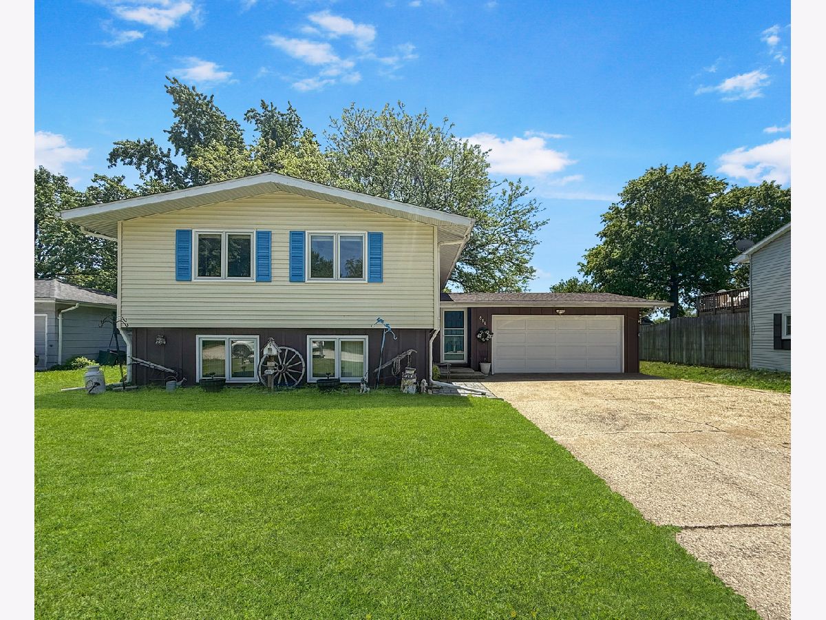 Homes For Sale Rolling Acres Rantoul Illinois, 814 Pinecrest Drive