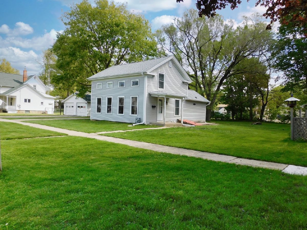  For Sale Oregon Illinois, 307 5th Street