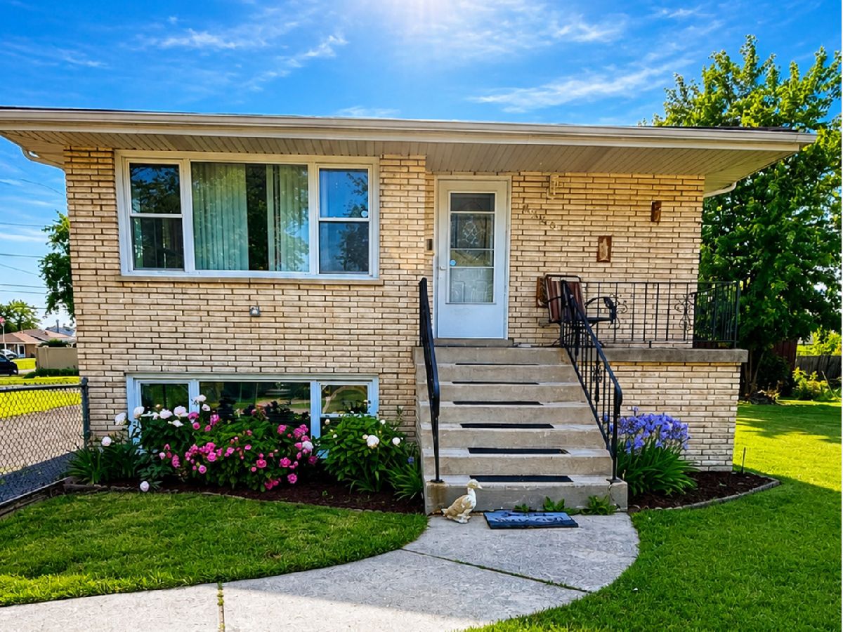  For Sale Bridgeview Illinois, 8356 78th Avenue