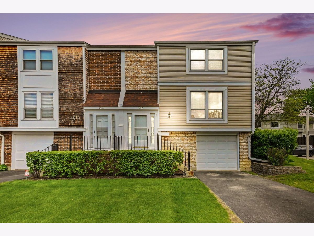 Townhomes & Condos For Sale Barrington Square Hoffman Estates Illinois, 1987 Oxford Lane