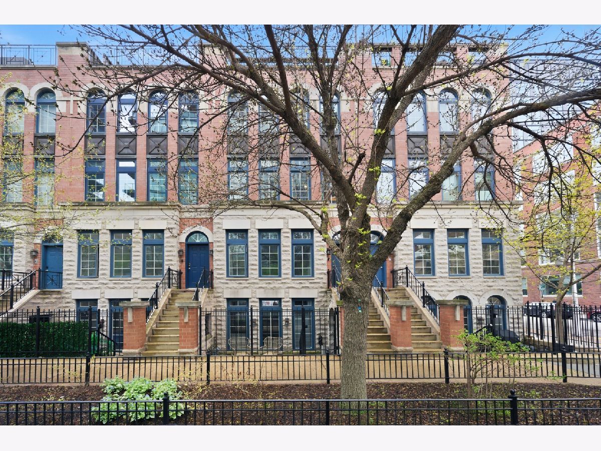  For Sale Chicago Illinois, 367 Superior Street