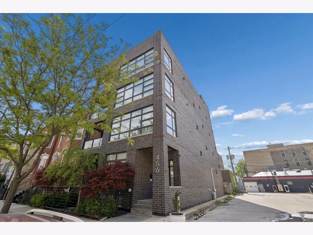  Rented Chicago Illinois, 456 Carpenter