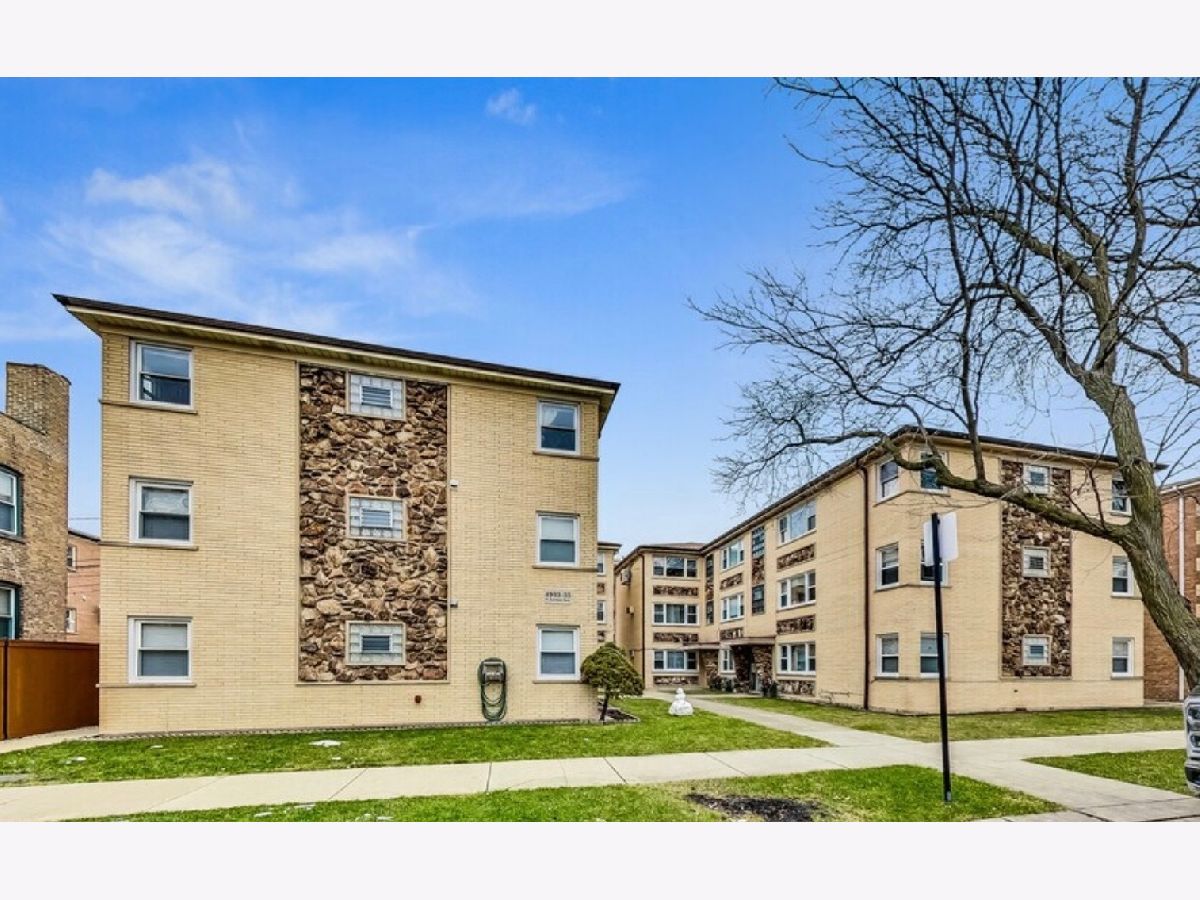  Rented Chicago Illinois, 4933 Lester