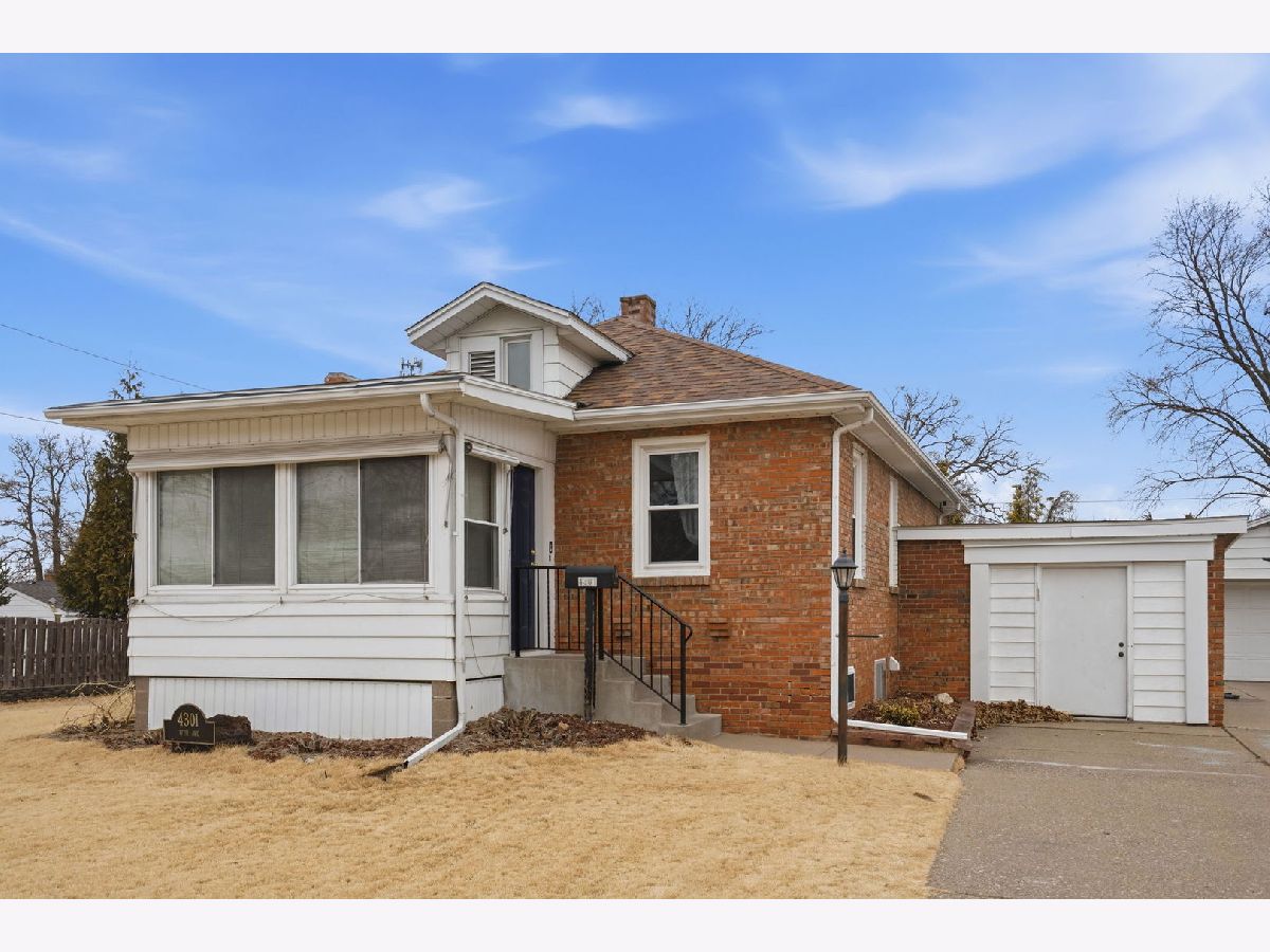  Rented Moline Illinois, 4301 17th