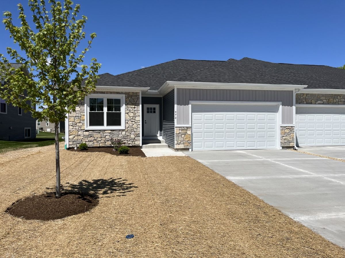  Rented Marengo Illinois, 970 Meadow