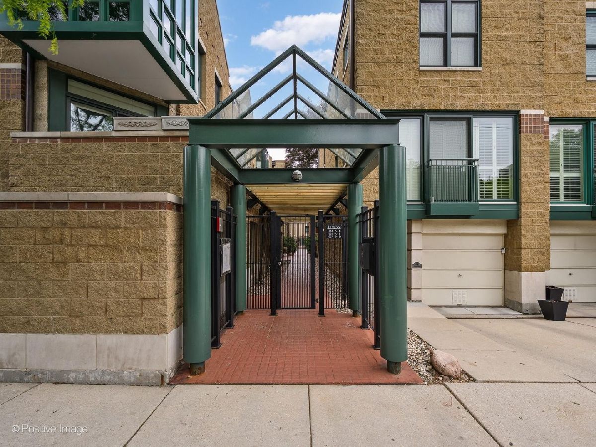  Sold Chicago Illinois, 1635 Larrabee