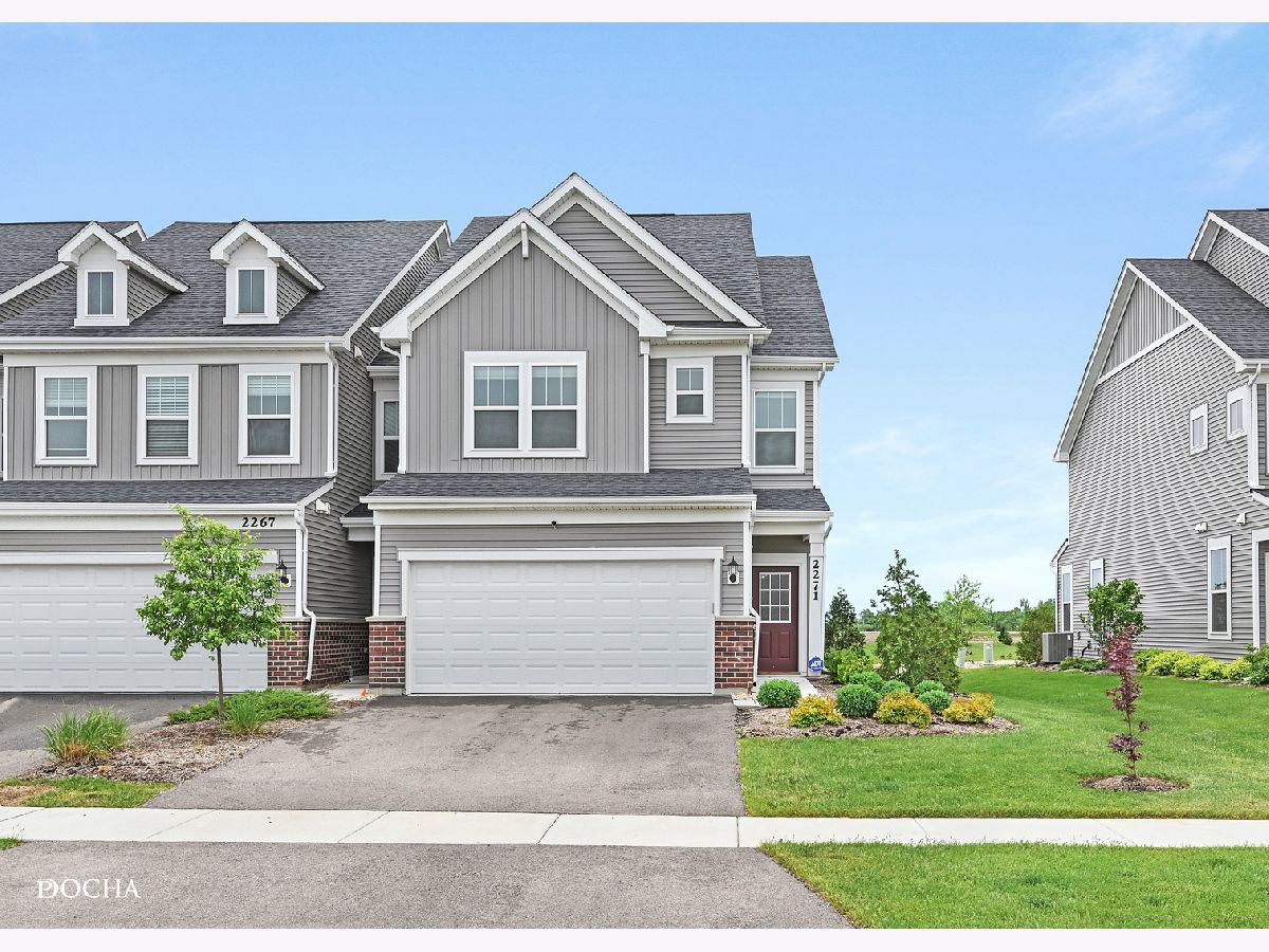  For Sale Bolingbrook Illinois, 2271 Ryegrass Lane