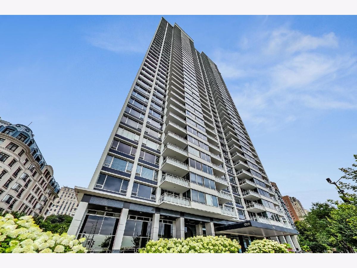  For Rent Chicago Illinois, 1300 Lake Shore