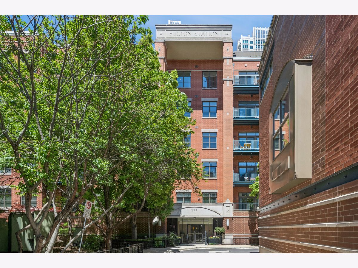 Condos & Townhomes For Sale Fulton Station Chicago Illinois, 333 Jefferson Street