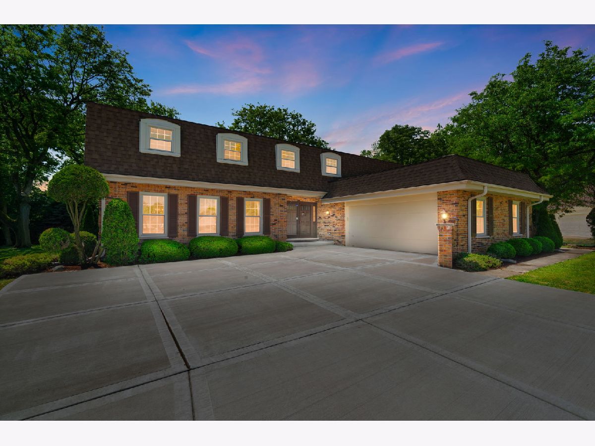  For Sale Oak Brook Illinois, 65 Regent Drive
