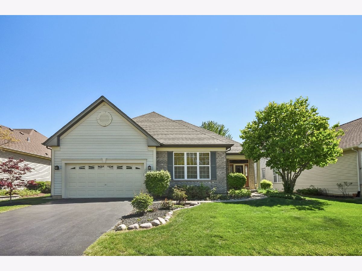 Homes For Sale Glen Garden Estates Mundelein Illinois, 2261 Creekwood Drive