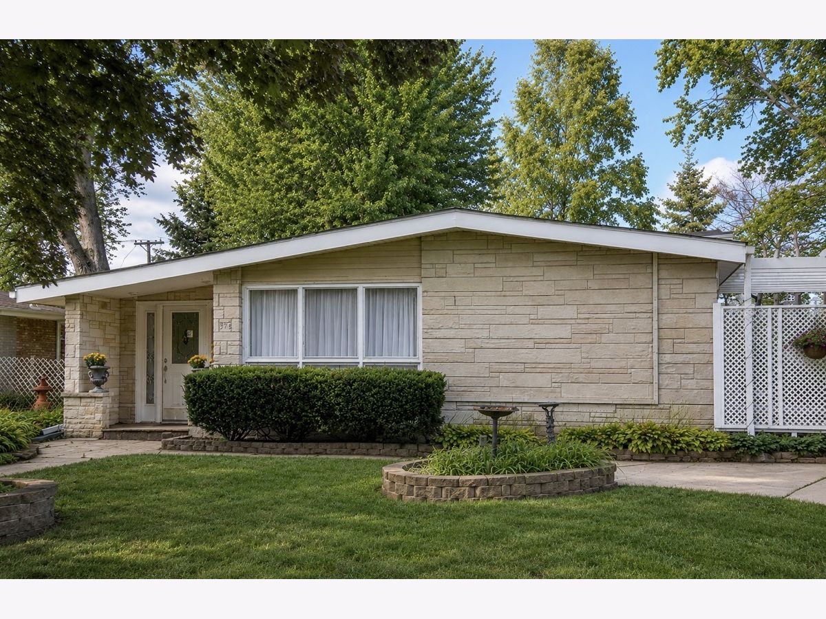  Rented Glenview Illinois, 2616 Fontana