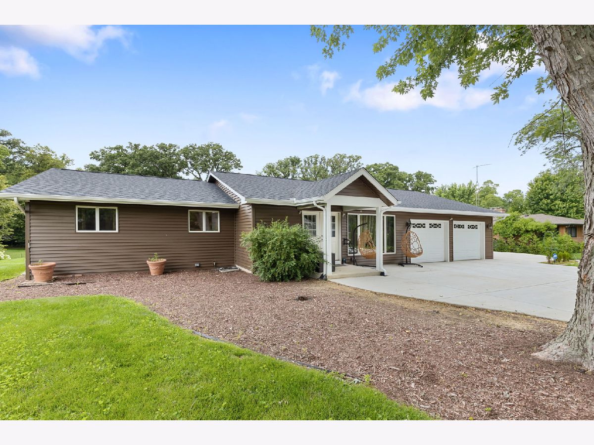 Homes For Sale Meyerbrook Plano Illinois, 83 Linden Drive