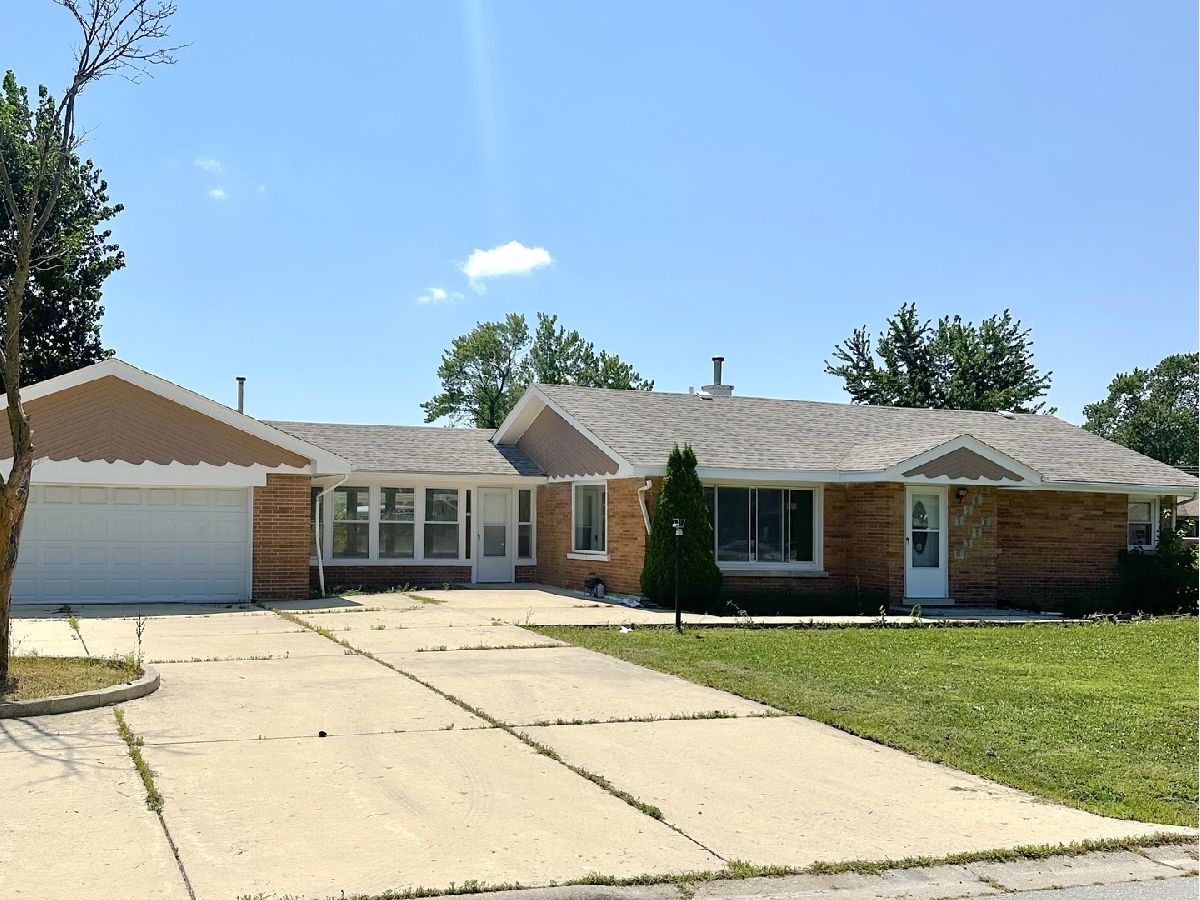  For Sale Hickory Hills Illinois, 9405 76th Court