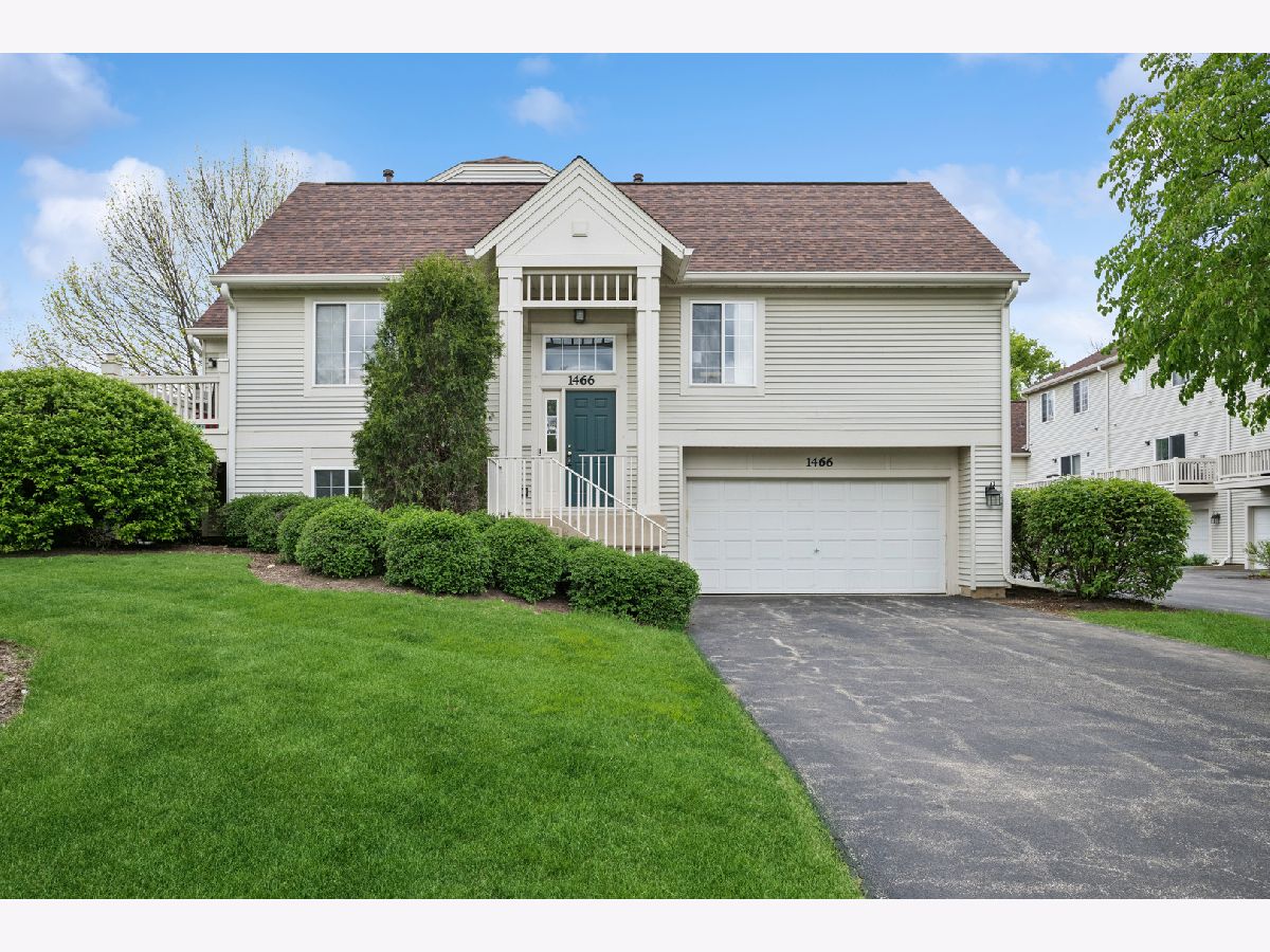 Townhomes & Condos & Homes For Sale Cambria Cary Illinois, 1466 New Haven Drive