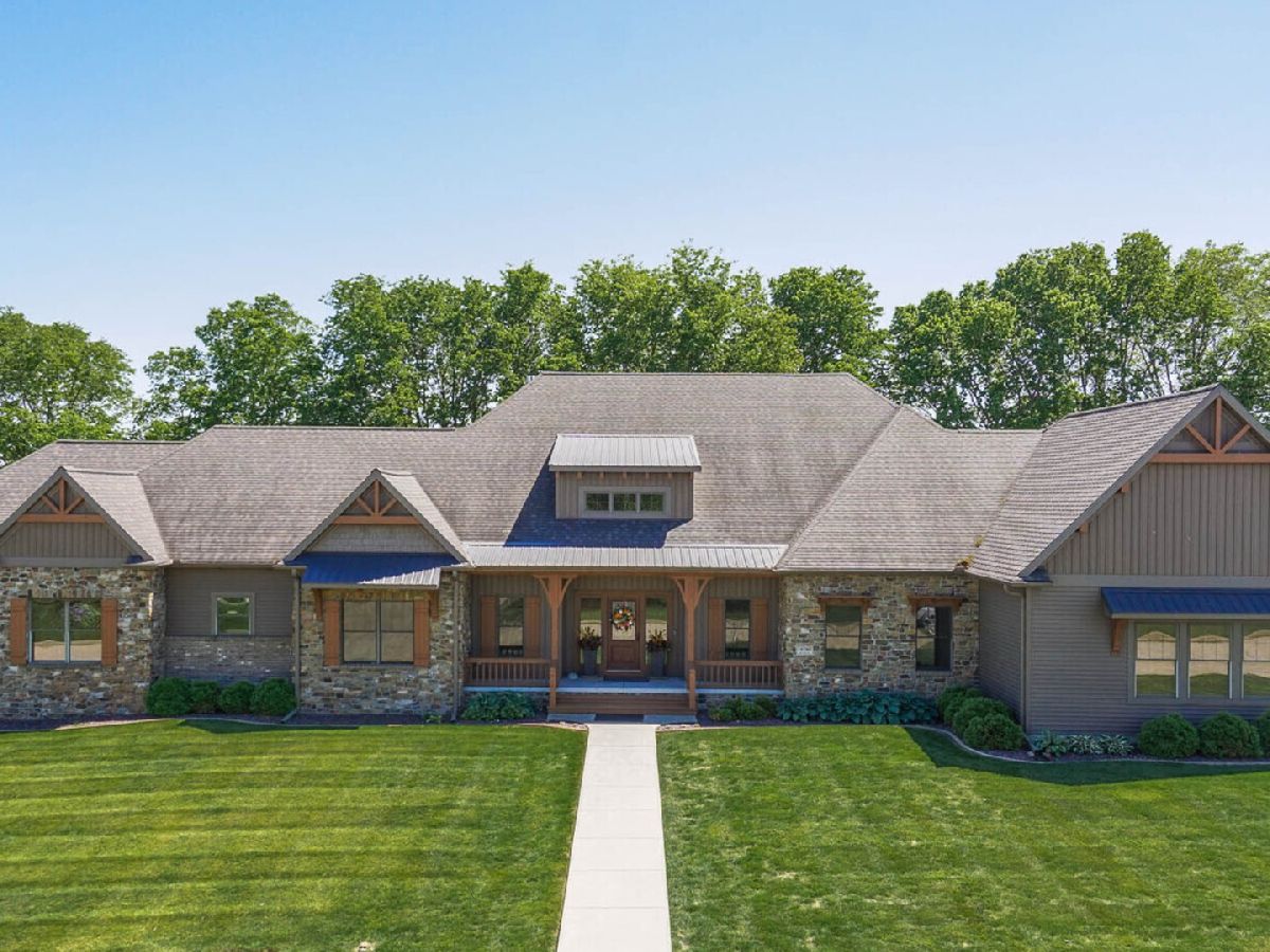 Homes & Condos & Townhomes For Sale Crestwicke Bloomington Illinois, 15785 Belfry Drive