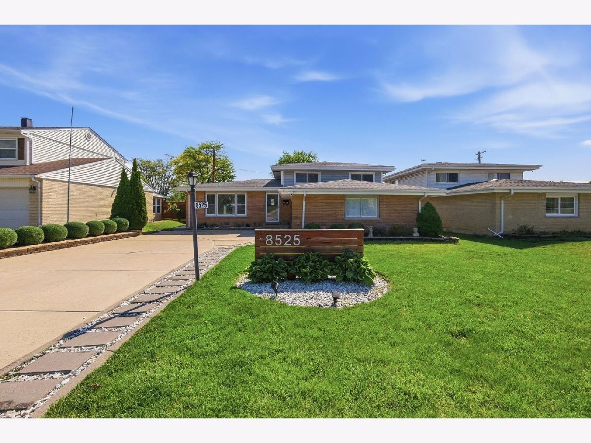  For Sale Hickory Hills Illinois, 8525 Blue Ridge Avenue