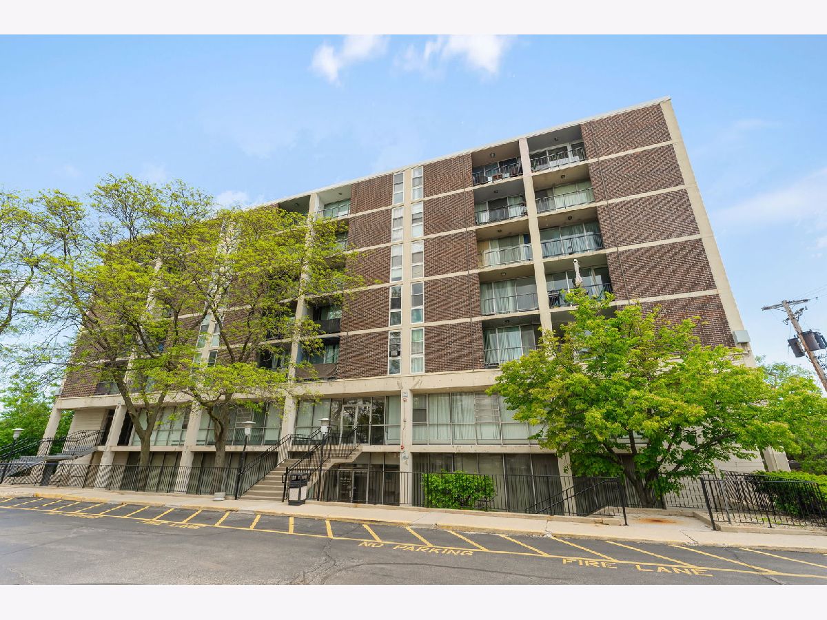 Condominiums For Sale York Towers Bensenville Illinois, 1043 York Road