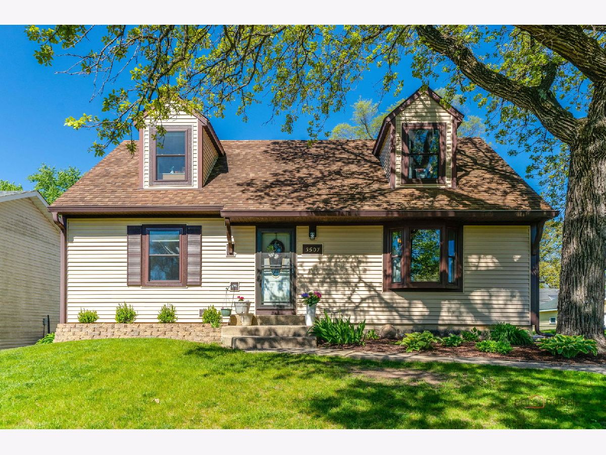 Homes For Sale Island Lake Highlands Island Lake Illinois, 3507 Greenleaf Avenue
