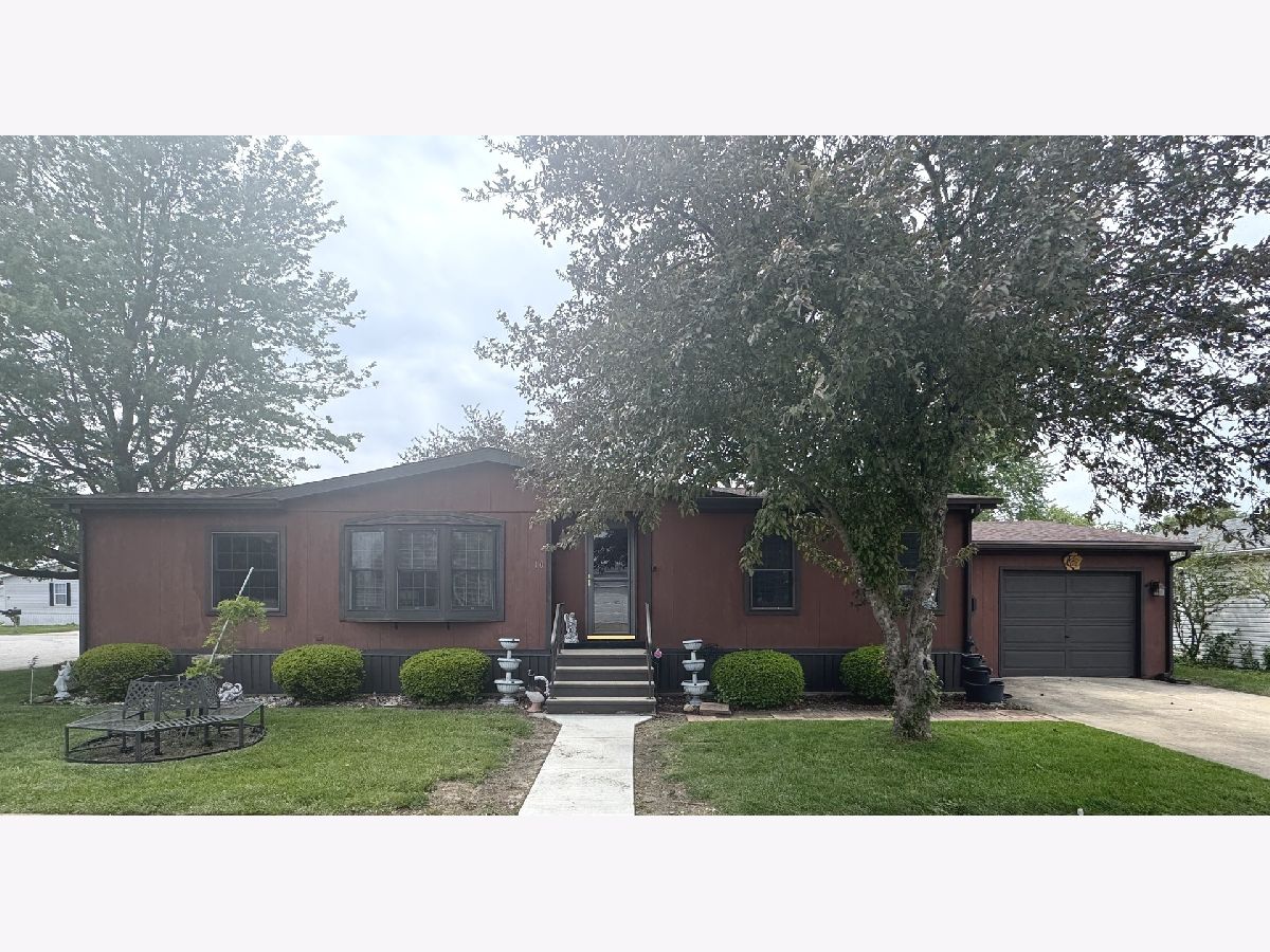 For Sale Manteno Illinois, 10 Maple Ridge