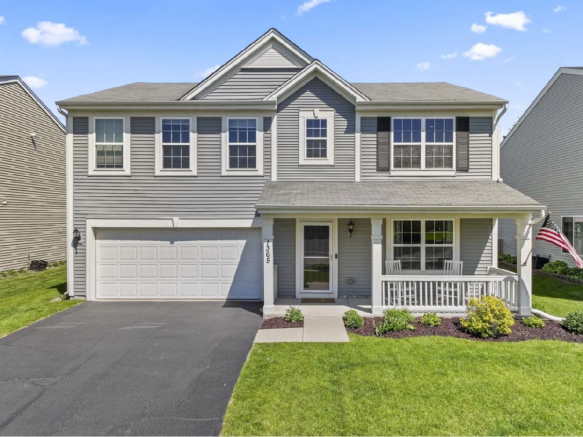  For Sale Pingree Grove Illinois, 1365 Broadland Drive