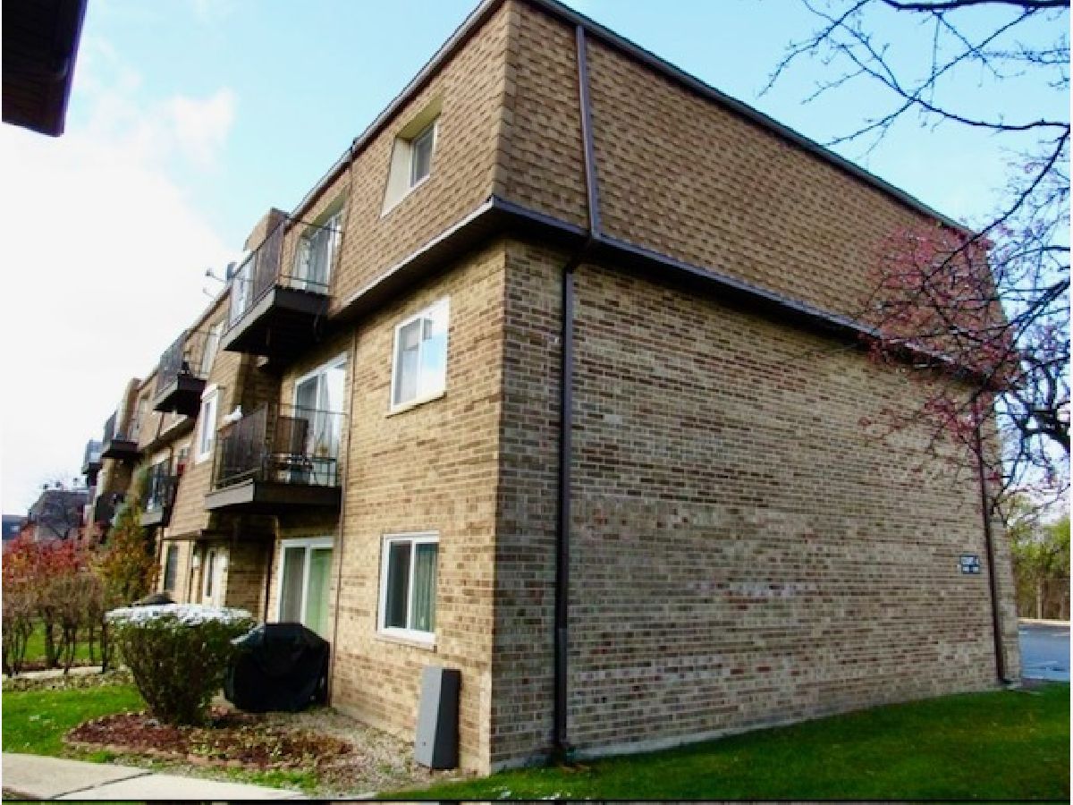  Rented Des Plaines Illinois, 9481 Bay Colony