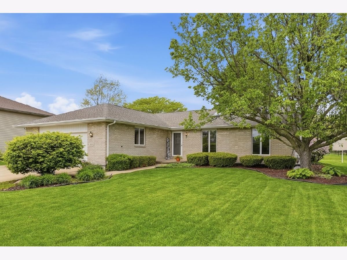 Homes For Sale Century East Manhattan Illinois, 309 Andrea Drive