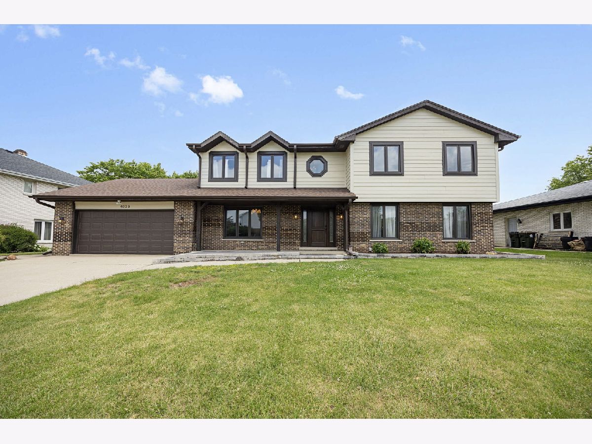  For Sale Willowbrook Illinois, 6723 Kingswood Road