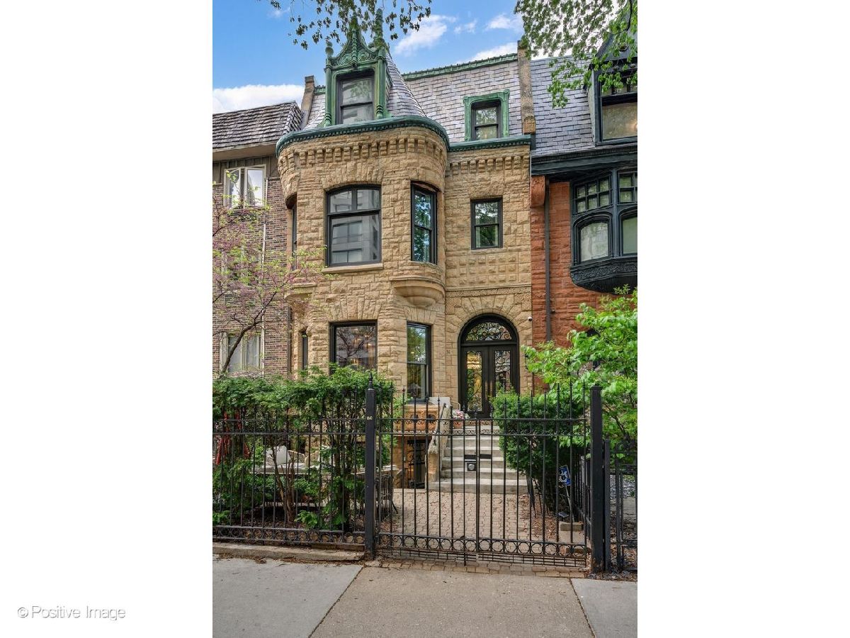  For Sale Chicago Illinois, 32 Bellevue Place