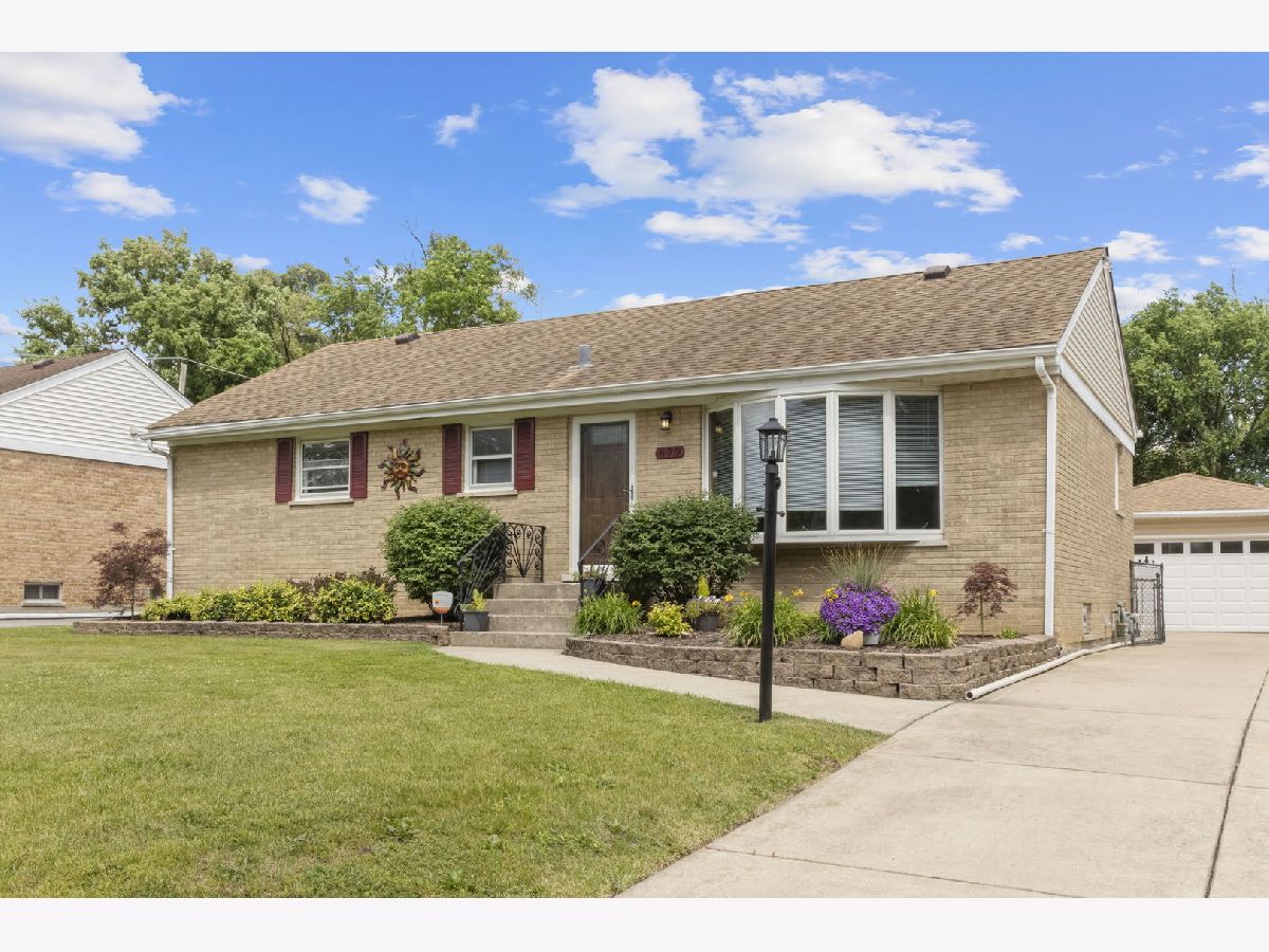  For Sale Lombard Illinois, 679 West Road
