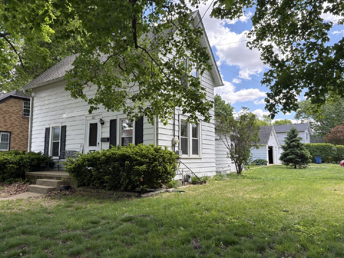  Sold Ottawa Illinois, 203 Van Buren