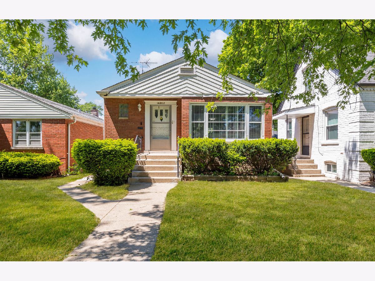  For Sale Riverdale Illinois, 14202 Dearborn Street