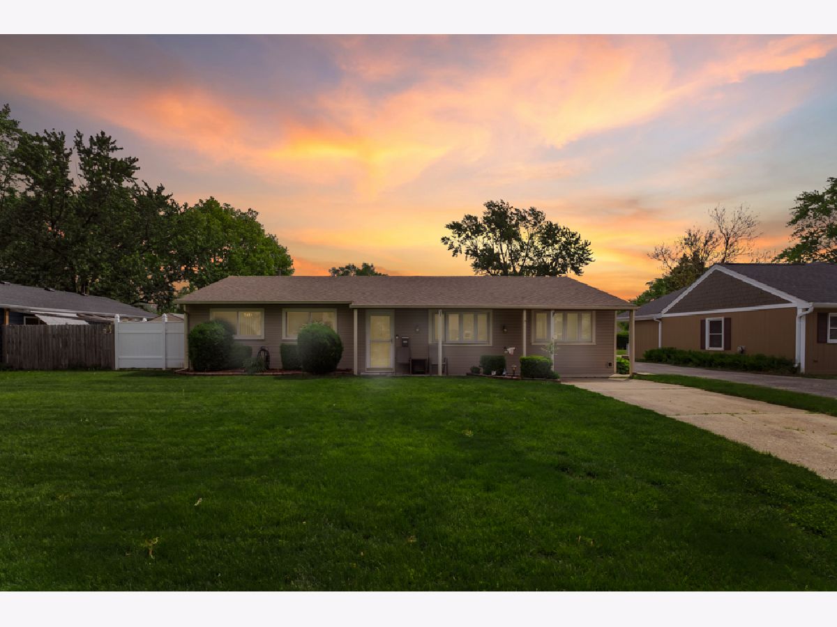 Homes & Townhomes For Sale Boulder Hill Montgomery Illinois, 69 Paddock Street