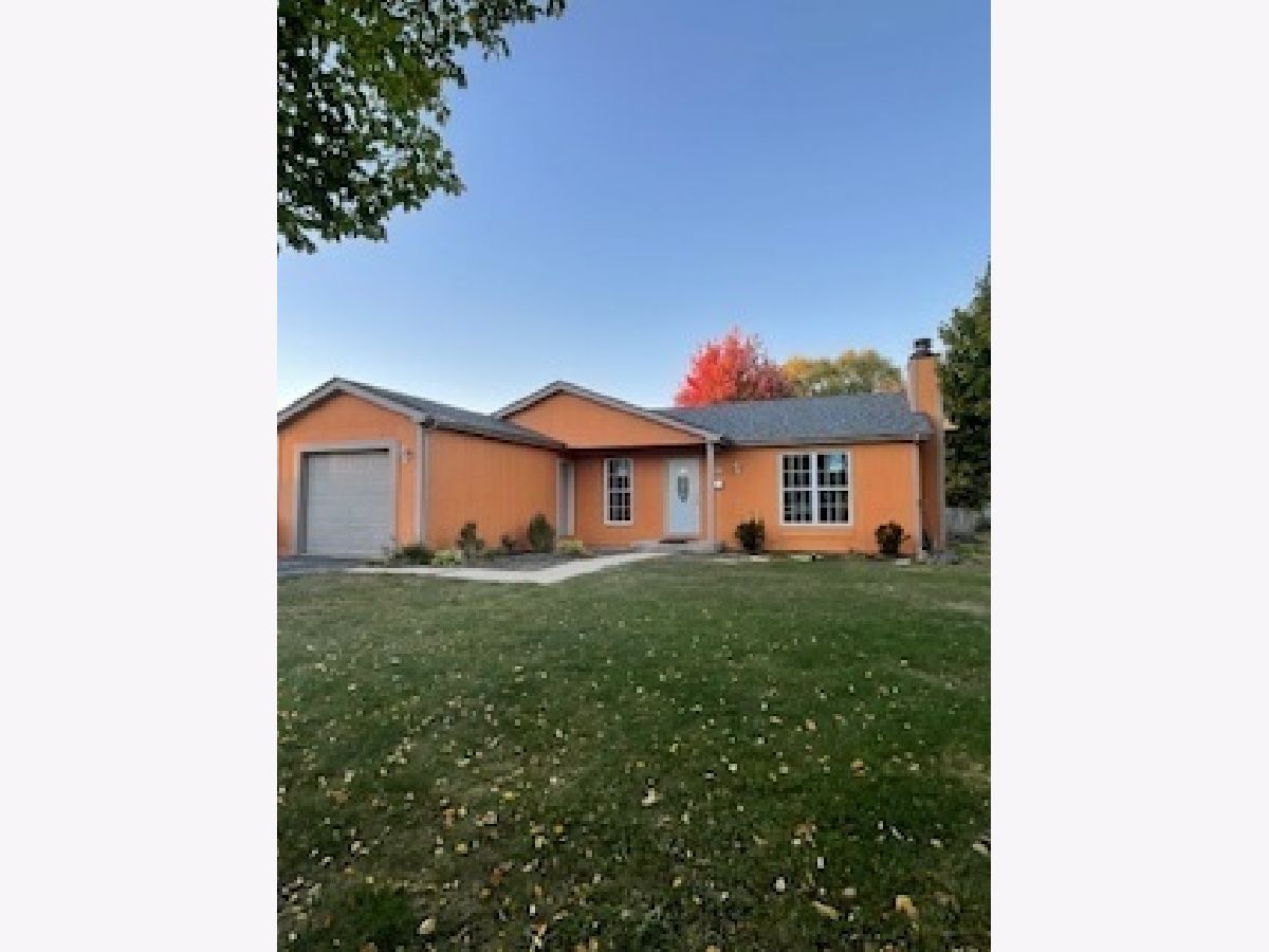  Rented Aurora Illinois, 1320 Foxcroft